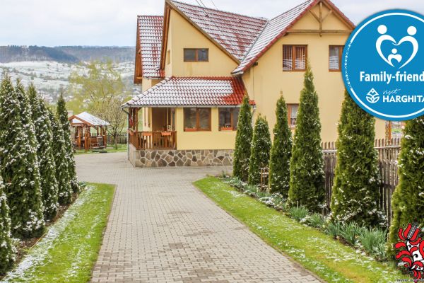 csaladbarat-sovidekpanzioE82F9996-E384-91DA-6F88-B32C9B6A9CB7.jpg